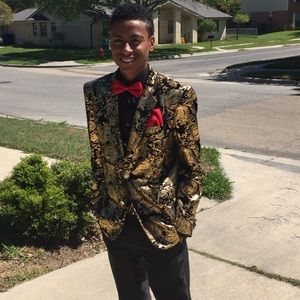 Men’s Dress Blazer!!